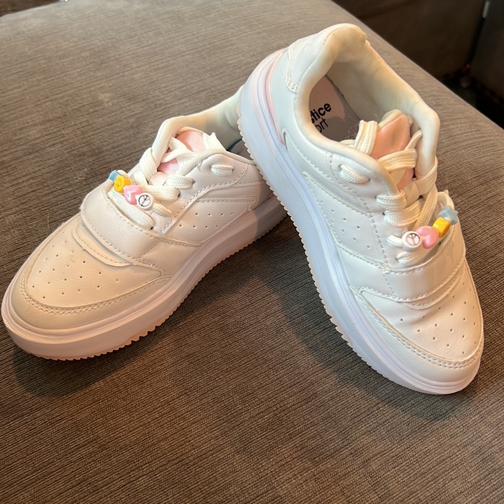 Justice - Picture 6 of 9